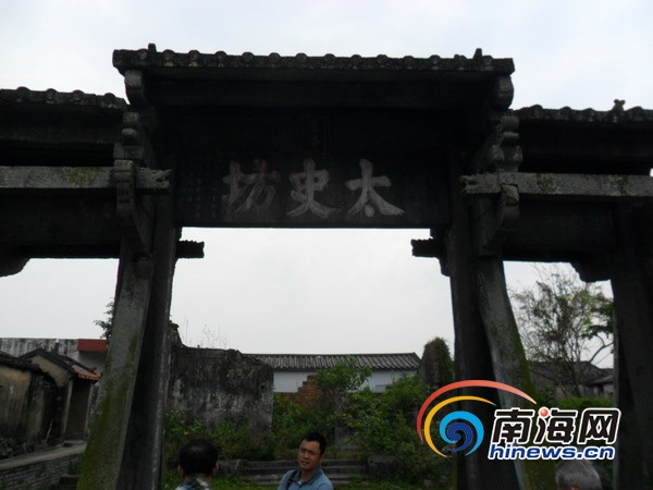 这座太史坊建于万历二年(1574年)孟春，是右副都御史殷正茂和巡抚广东监察御史张守看望国史官王弘诲时所立的纪念物，故称太史坊