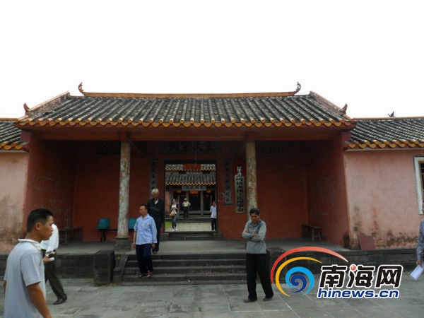 王氏宗祠便是明万历年间筹建的，由照壁、山门、八角殿等组成